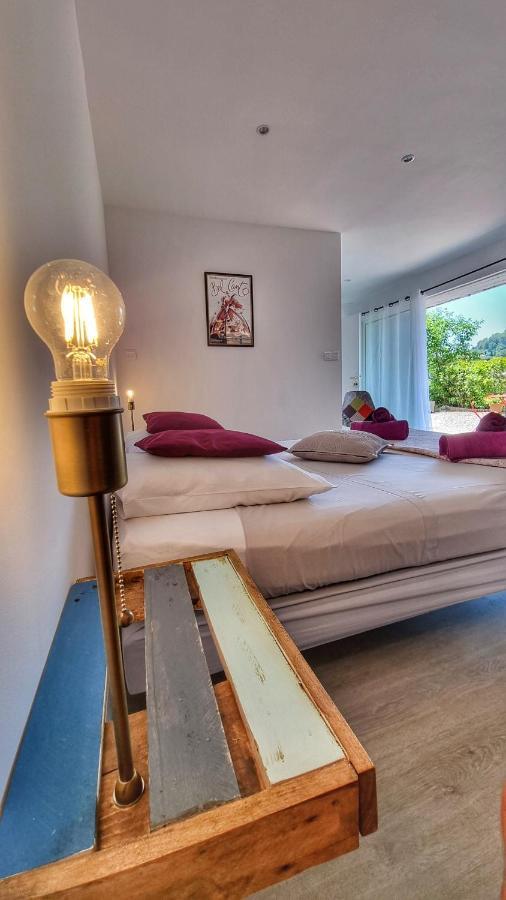 La Maison Du Bonheur Cotignac Bagian luar foto