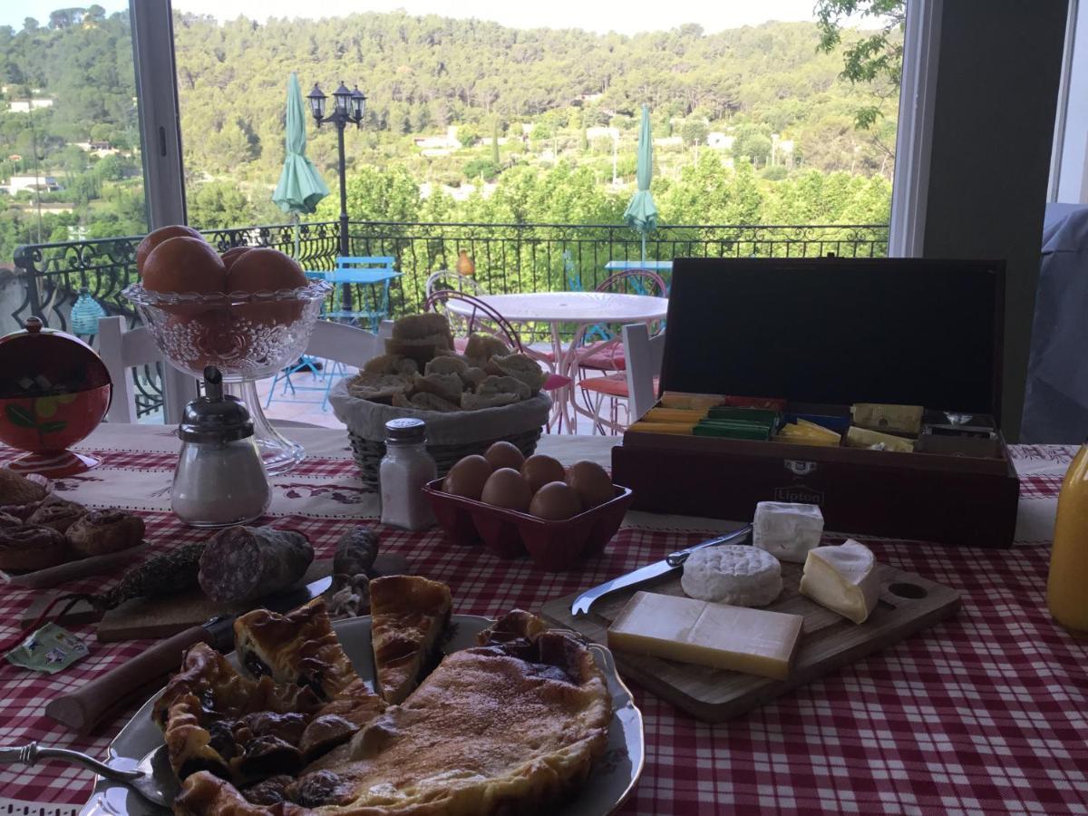 La Maison Du Bonheur Cotignac Bagian luar foto