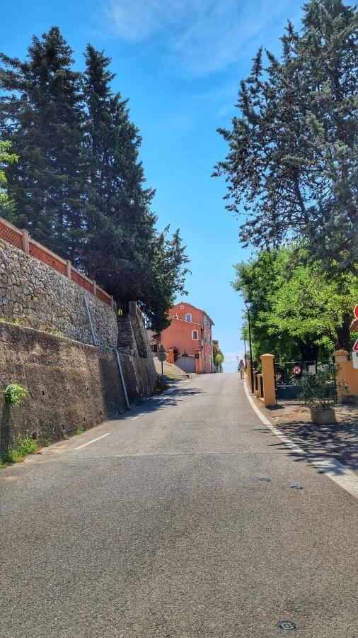 La Maison Du Bonheur Cotignac Bagian luar foto